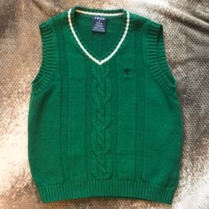 EUC BOYS IZOD GREEN SWEATER VEST SIZE 4